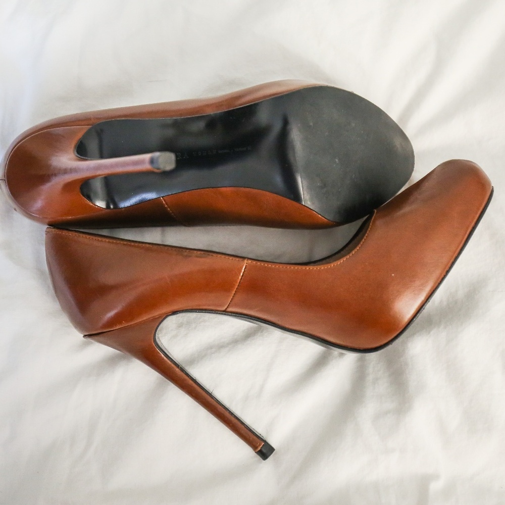 Zara Leather Platform Pumps in Brown